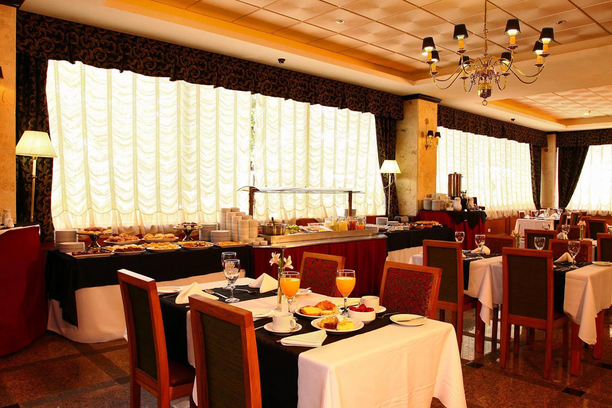 Ramada By Wyndham Buenos Aires Hotel Vicente López Kültér fotó
