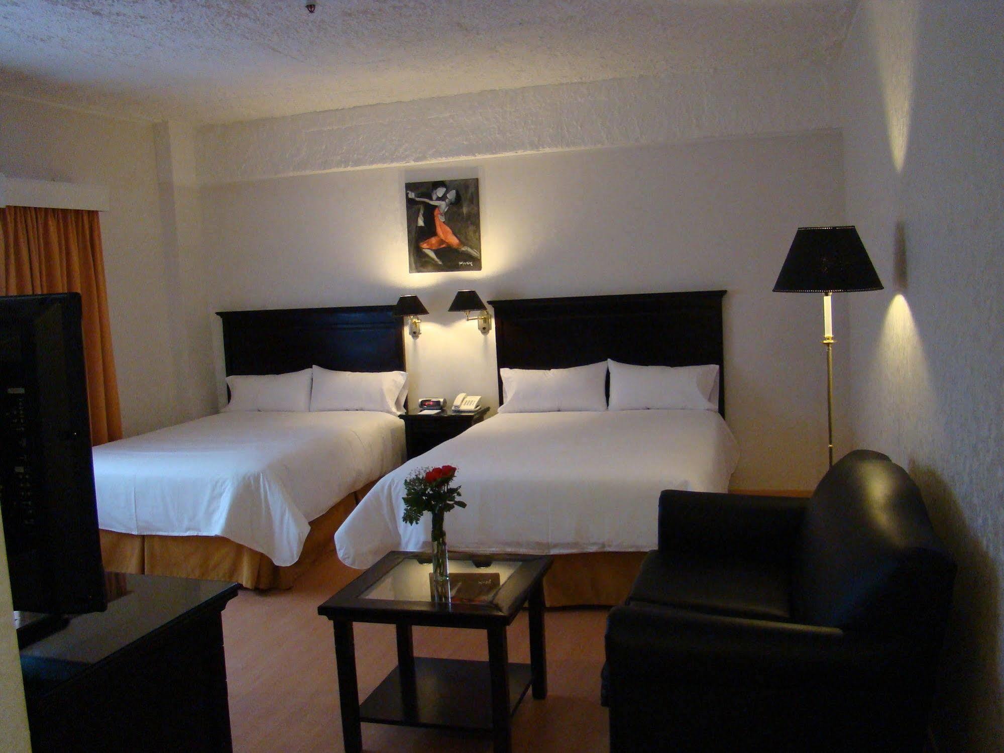 Ramada By Wyndham Buenos Aires Hotel Vicente López Kültér fotó