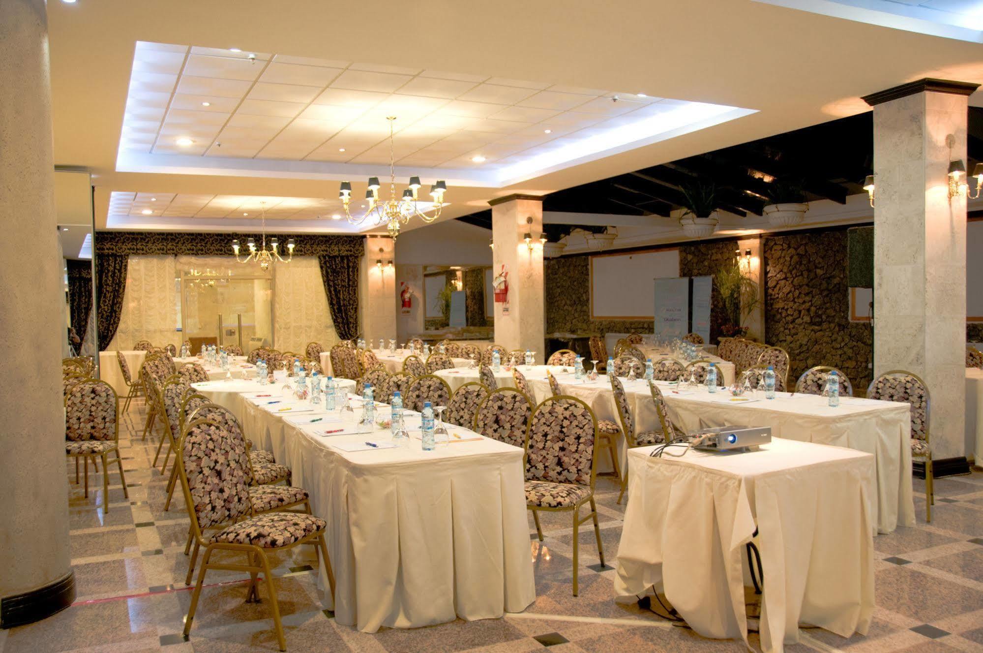Ramada By Wyndham Buenos Aires Hotel Vicente López Kültér fotó