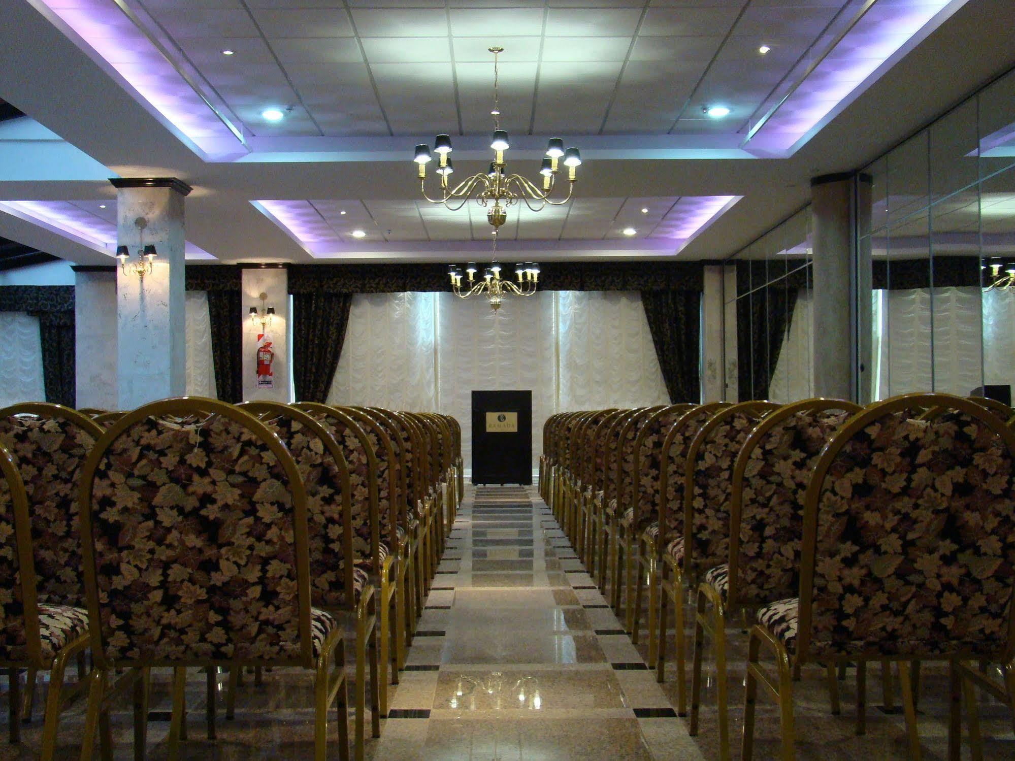 Ramada By Wyndham Buenos Aires Hotel Vicente López Kültér fotó